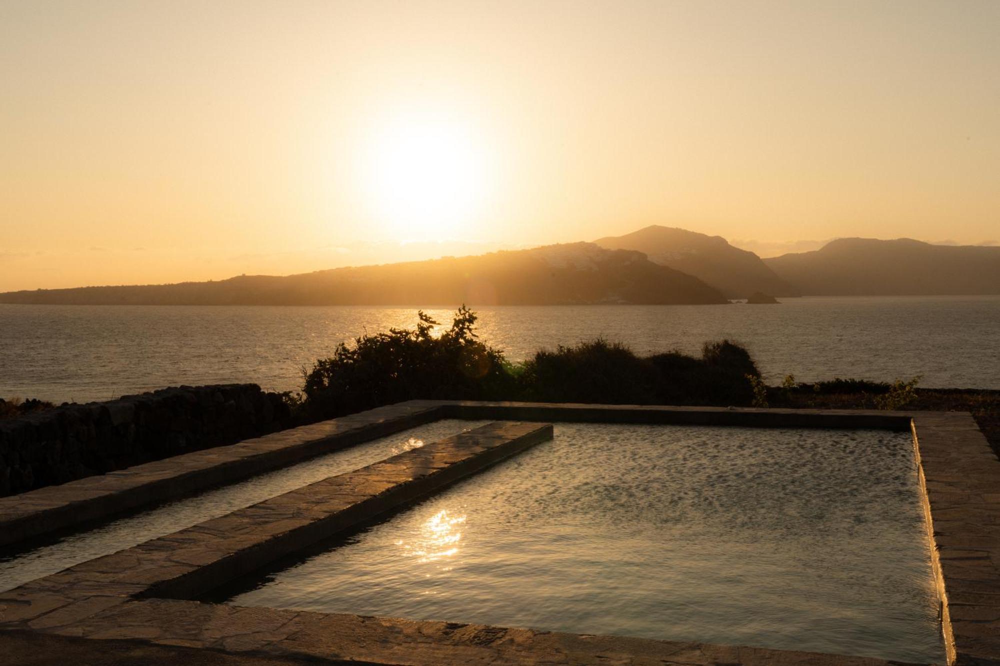 Santa Irini Retreat Hotell Thirasia Exteriör bild
